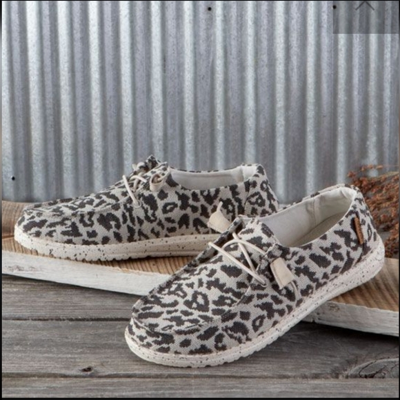 Sale🥰Hey Dude Cheetah woven - Picture 1 of 3